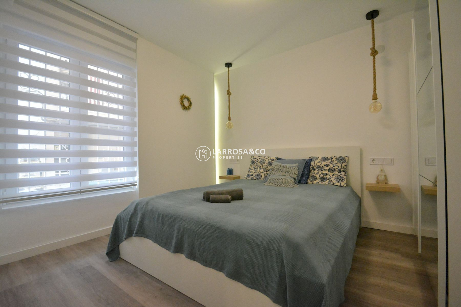 Resale - Apartment - Torrevieja - Playa Acequion