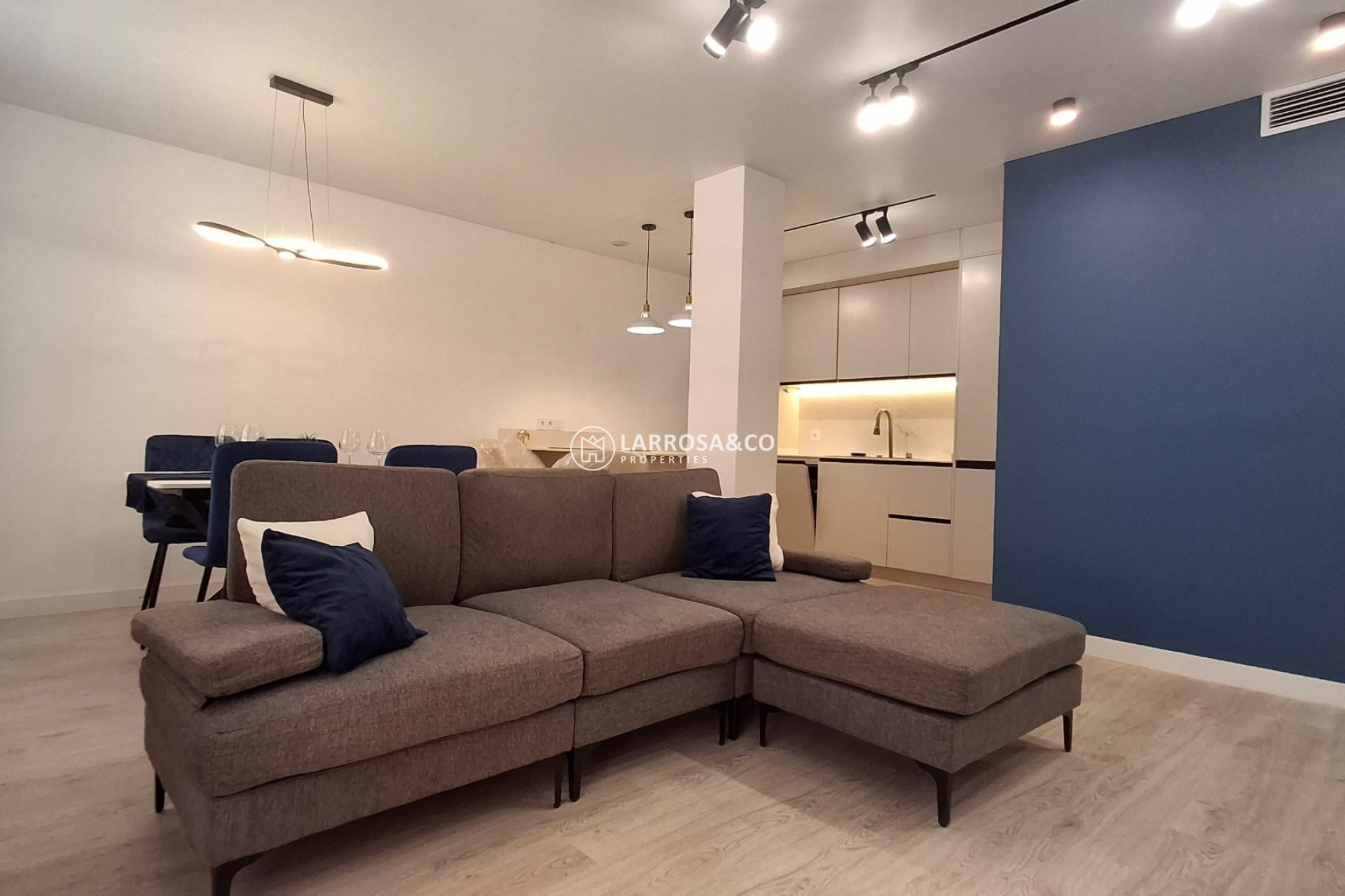 Resale - Apartment - Torrevieja - Playa Acequion