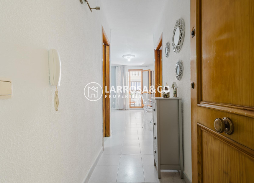 Resale - Apartment - Torrevieja - Playa de La Acequion