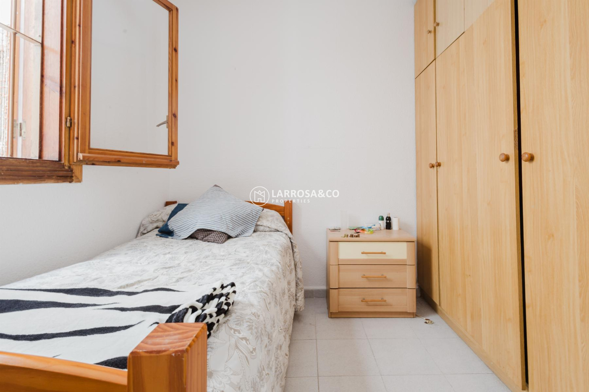 Resale - Apartment - Torrevieja - Playa de La Acequion