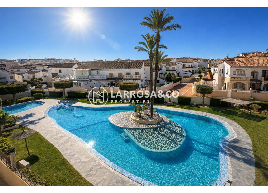 Resale - Apartment - Torrevieja - PLAYA DE LA MATA