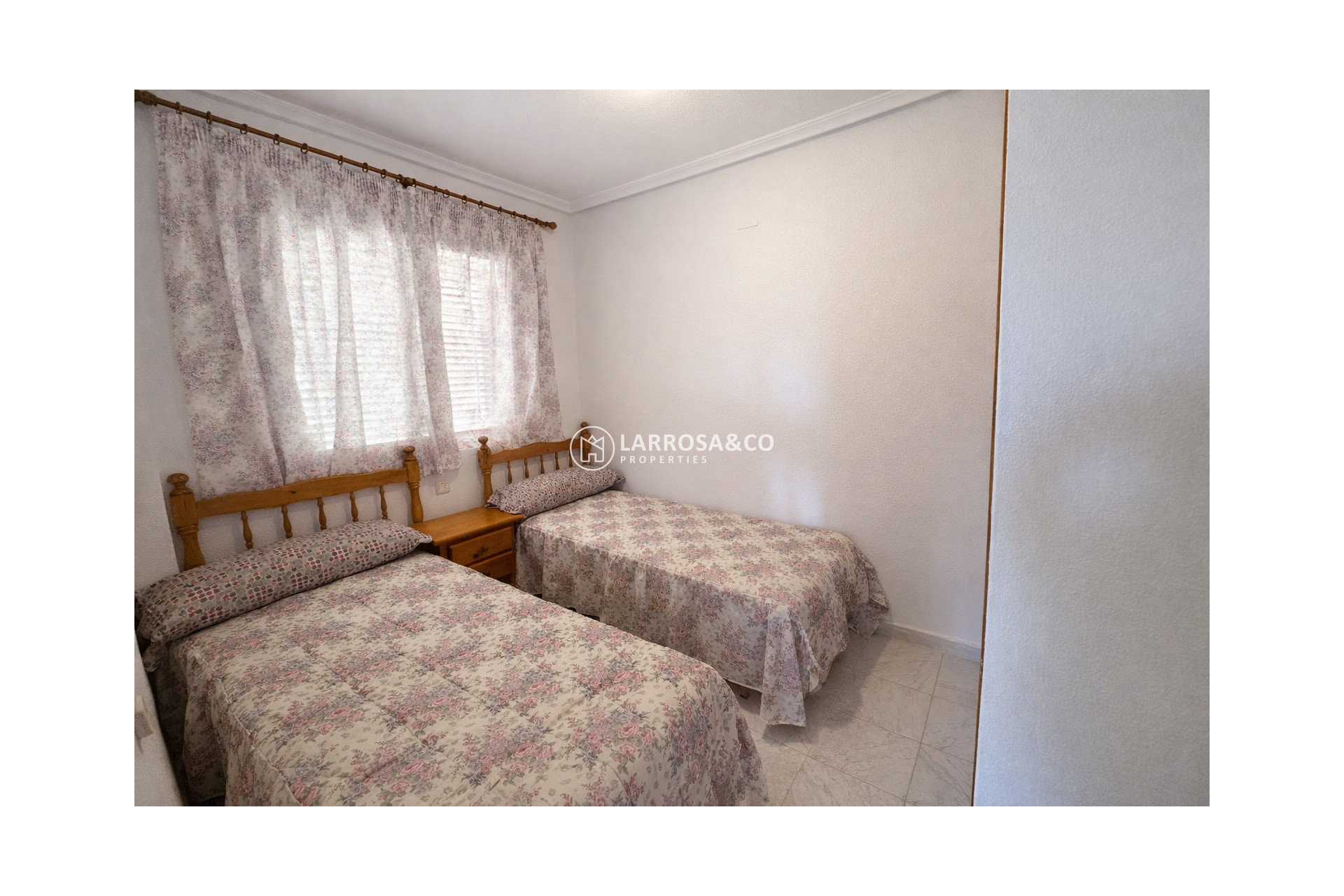 Resale - Apartment - Torrevieja - PLAYA DE LA MATA