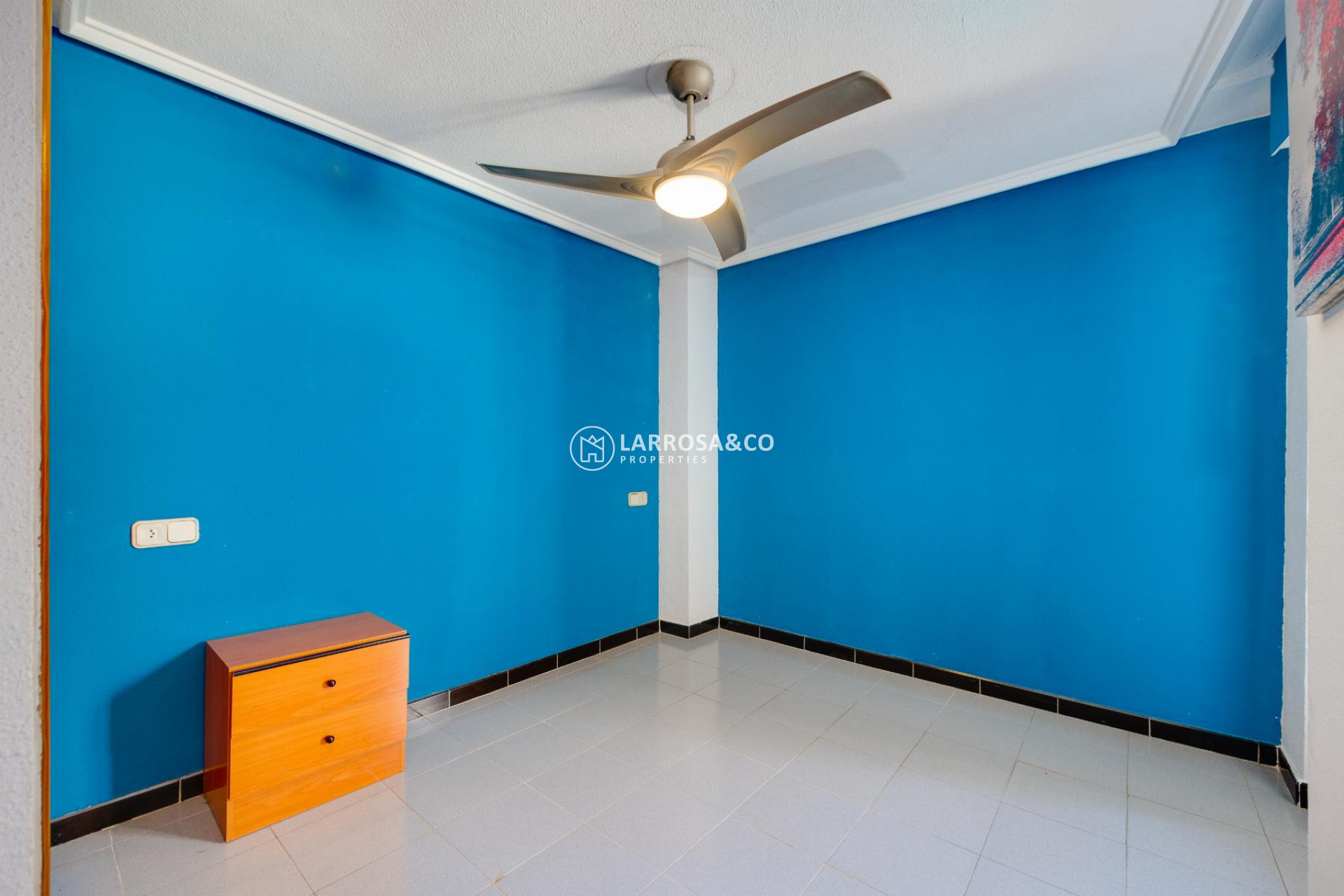 Resale - Apartment - Torrevieja - Playa de Los Locos-Curva del Palangre