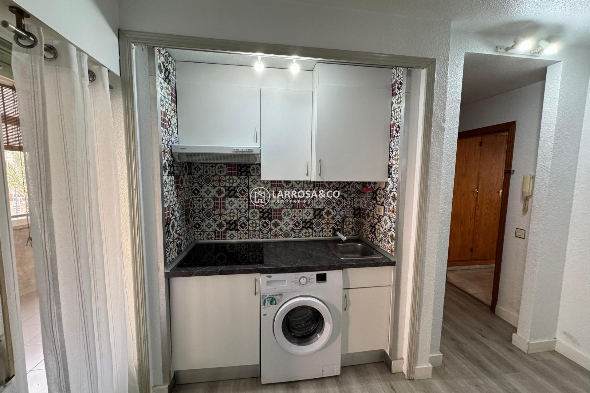 Resale - Apartment - Torrevieja - Playa de Los Locos-Curva del Palangre