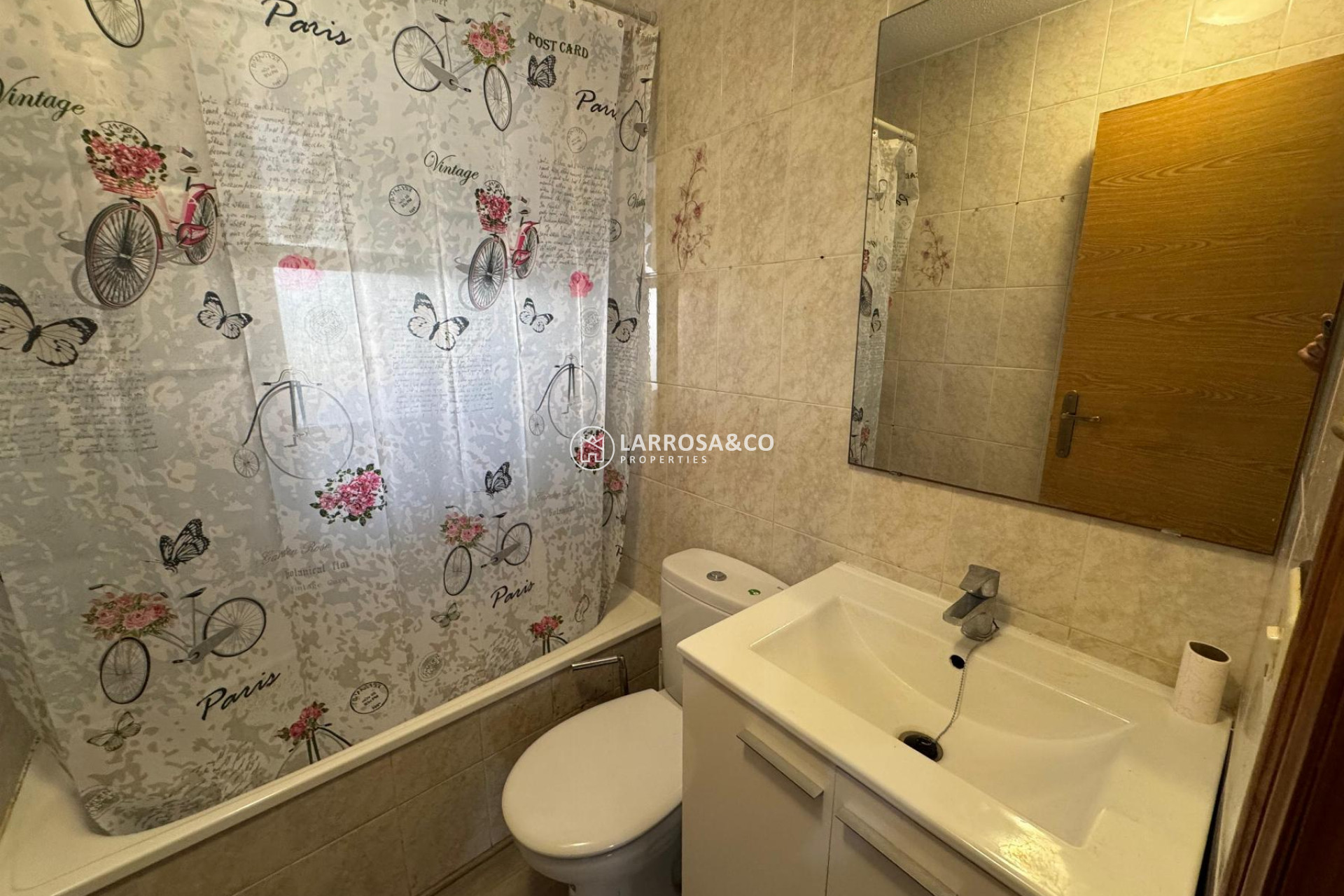 Resale - Apartment - Torrevieja - Playa de Los Locos-Curva del Palangre