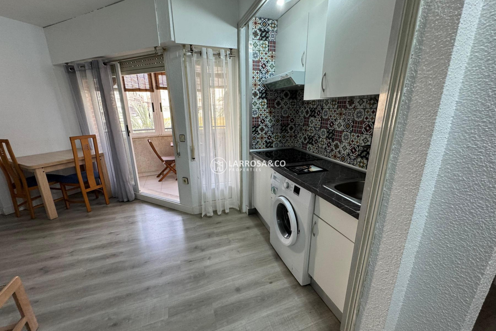 Resale - Apartment - Torrevieja - Playa de Los Locos-Curva del Palangre