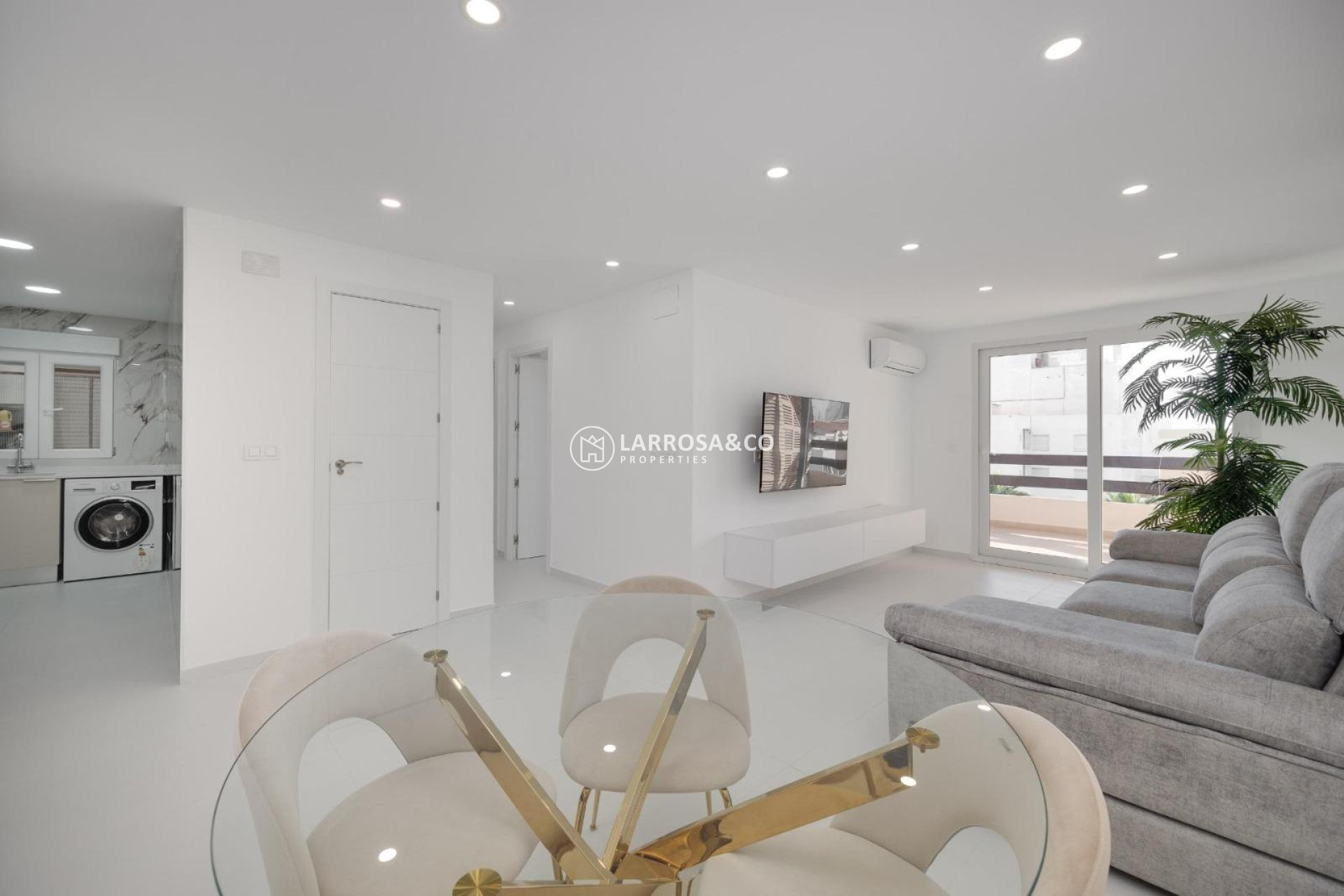 Resale - Apartment - Torrevieja - Playa de los Naufragos