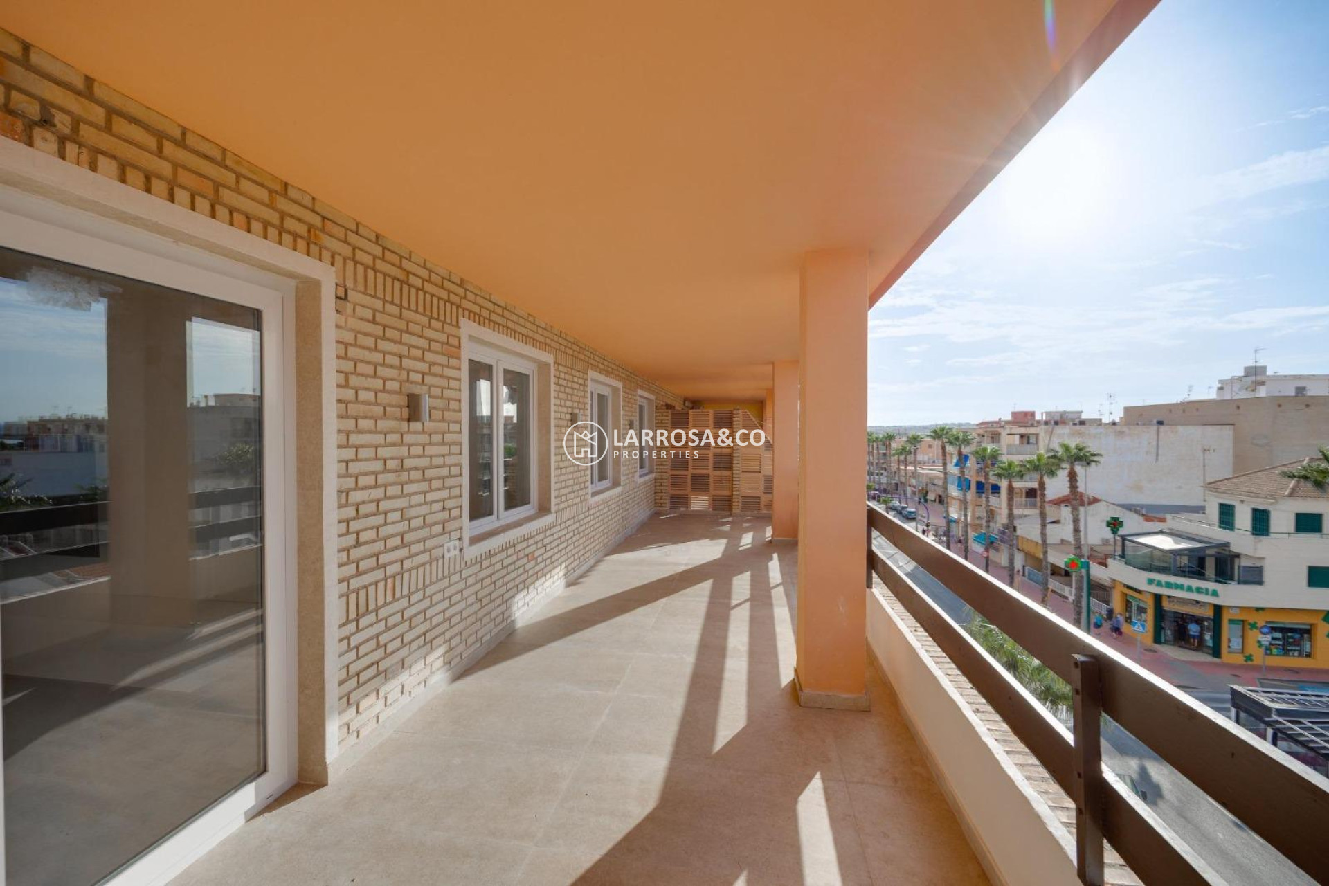 Resale - Apartment - Torrevieja - Playa de los Naufragos