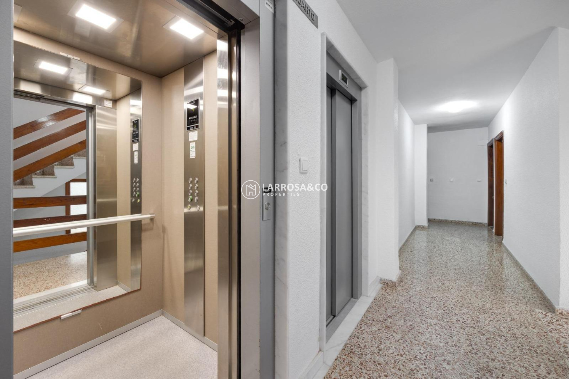 Resale - Apartment - Torrevieja - Playa de los Naufragos