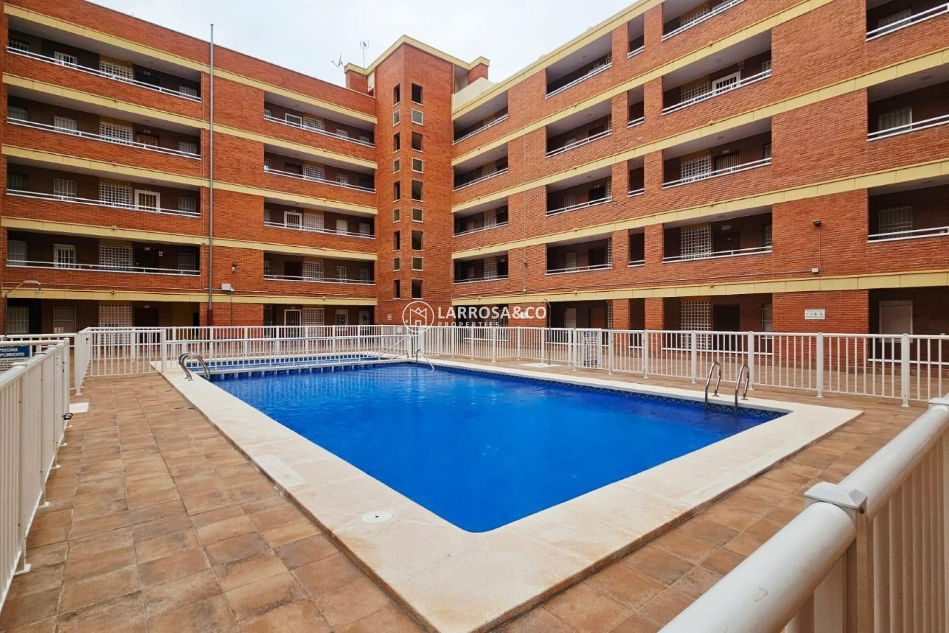 Resale - Apartment - Torrevieja - Playa de los Naufragos