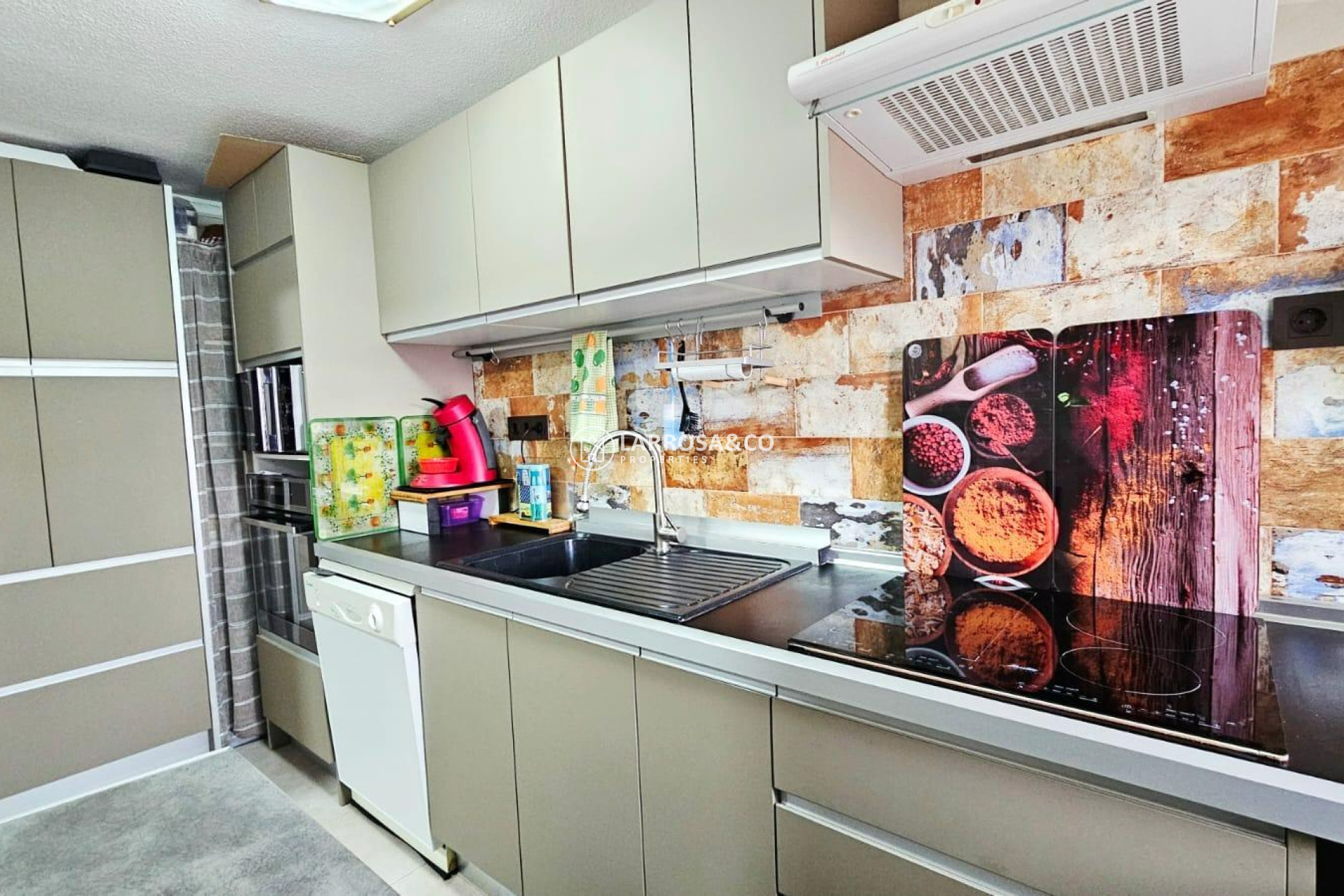 Resale - Apartment - Torrevieja - Playa de los Naufragos