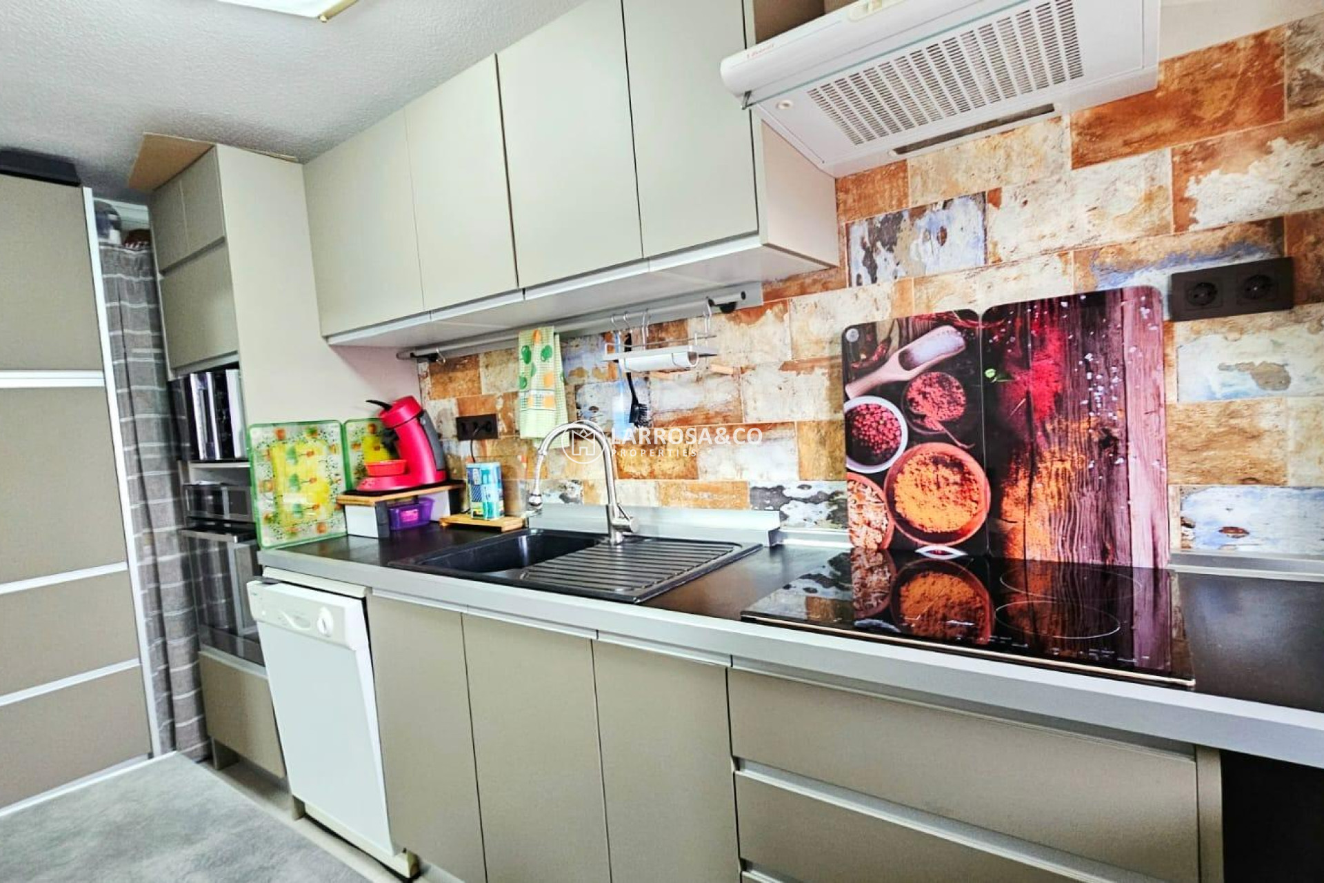 Resale - Apartment - Torrevieja - Playa de los Naufragos