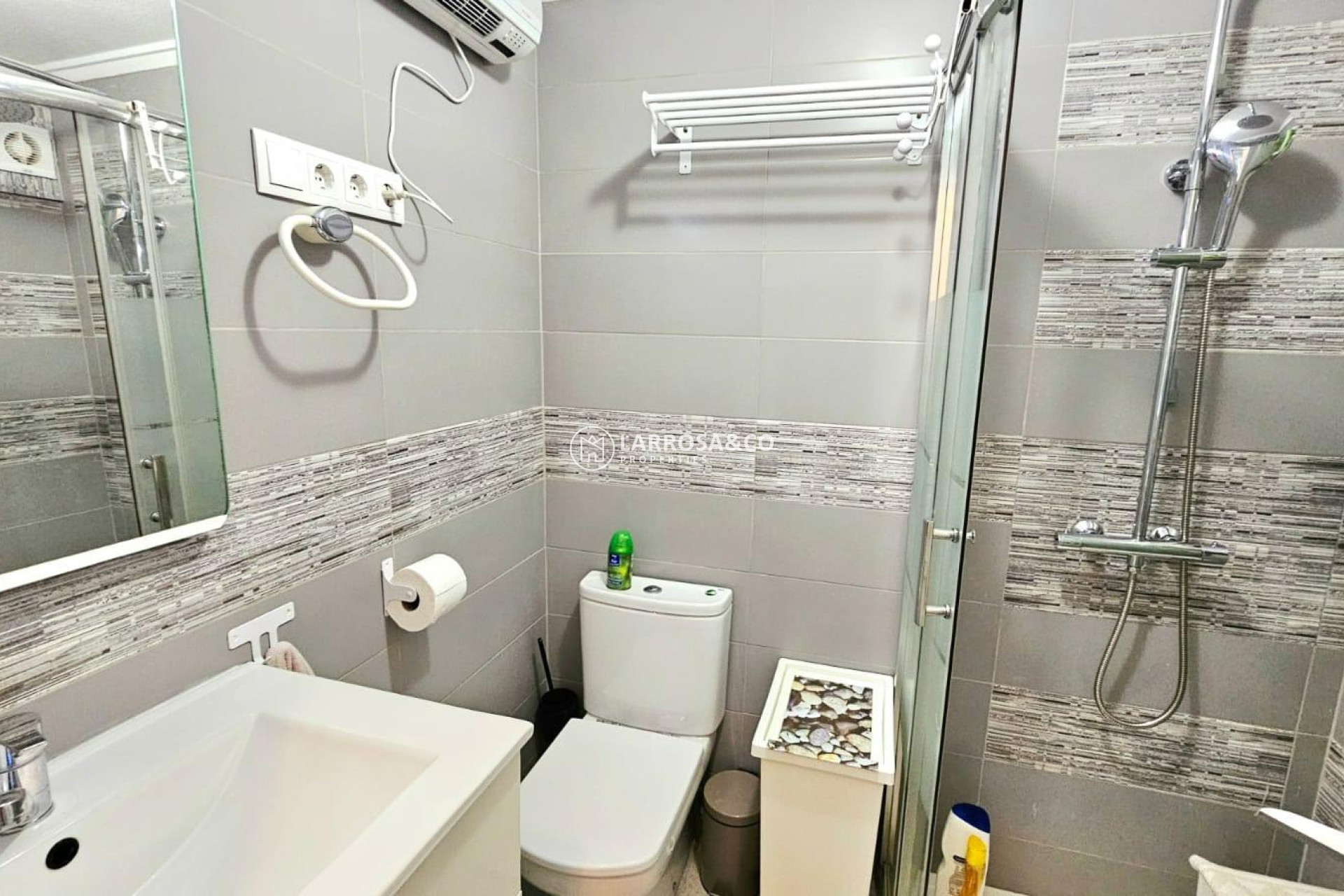 Resale - Apartment - Torrevieja - Playa de los Naufragos