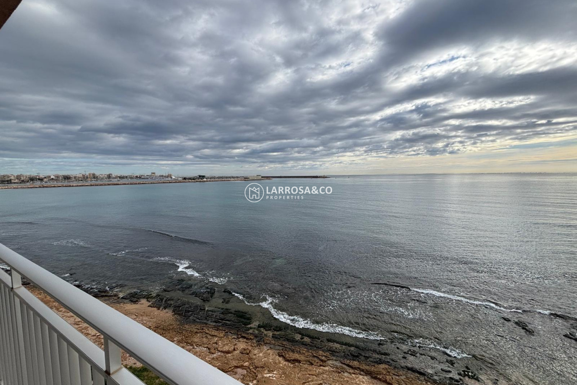 Resale - Apartment - Torrevieja - Playa de los Naufragos