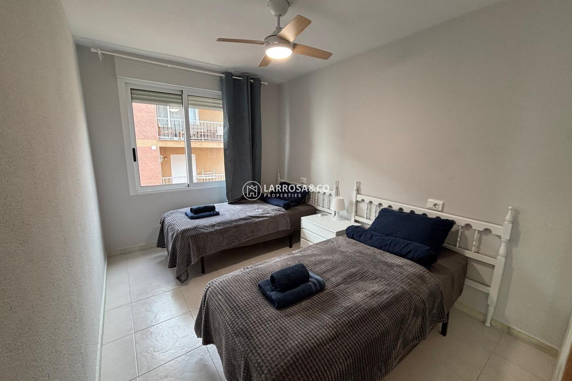 Resale - Apartment - Torrevieja - Playa de los Naufragos