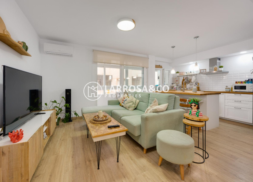 Resale - Apartment - Torrevieja - Playa de los Naufragos