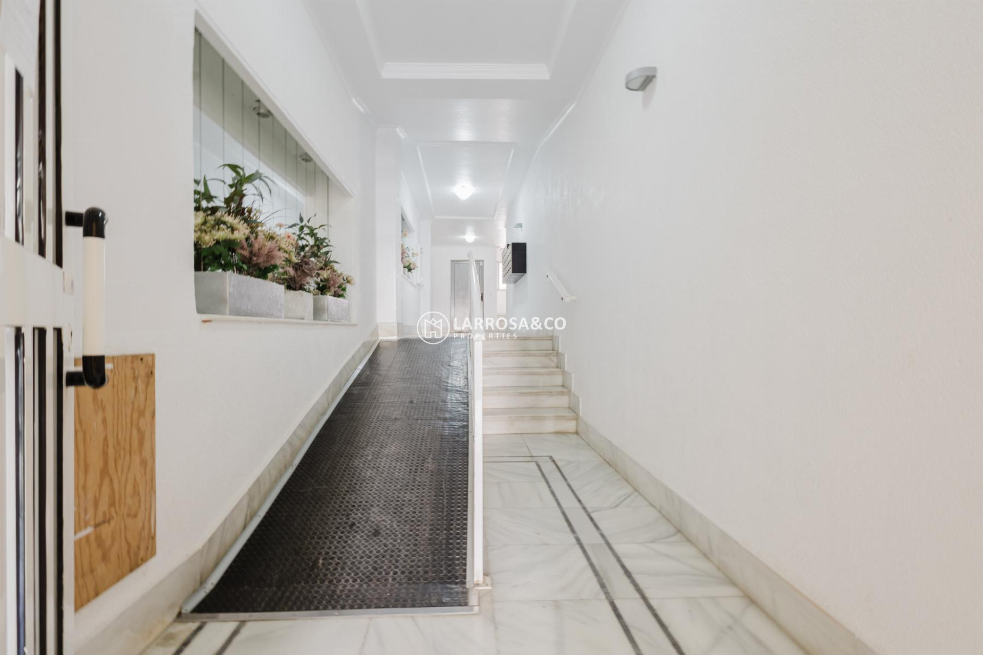 Resale - Apartment - Torrevieja - Playa del Acequión