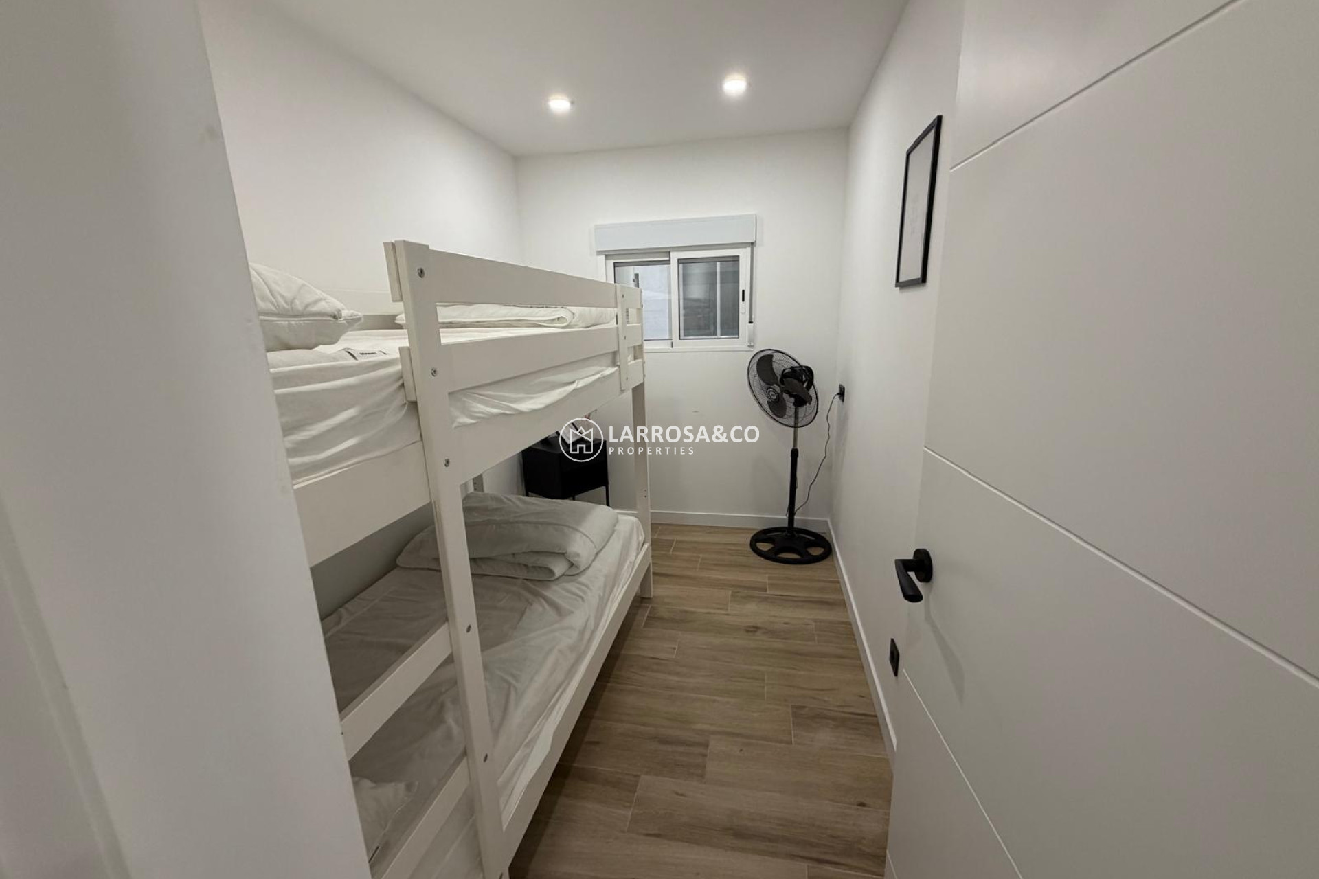 Resale - Apartment - Torrevieja - Playa del Acequión