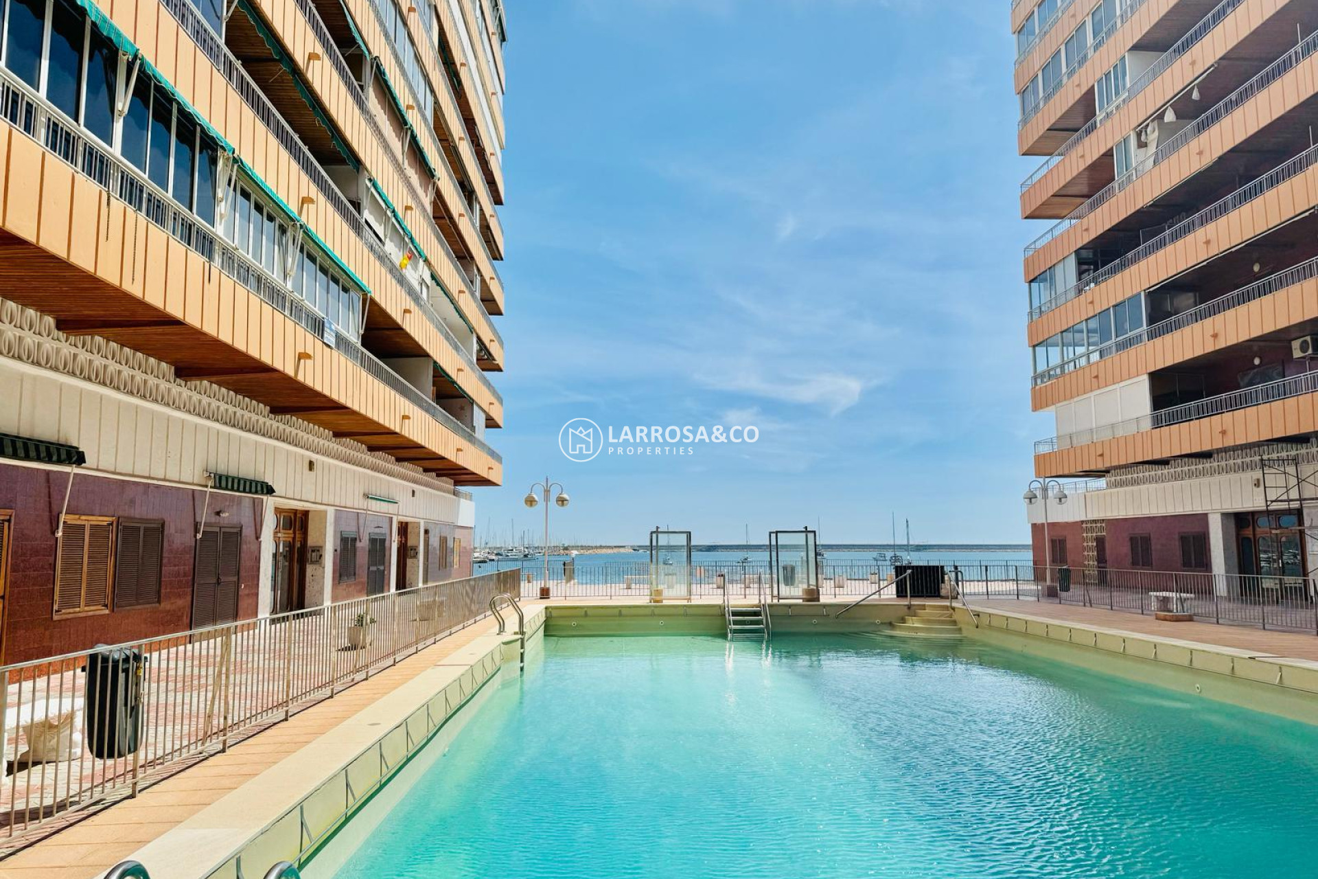 Resale - Apartment - Torrevieja - Playa del Acequión