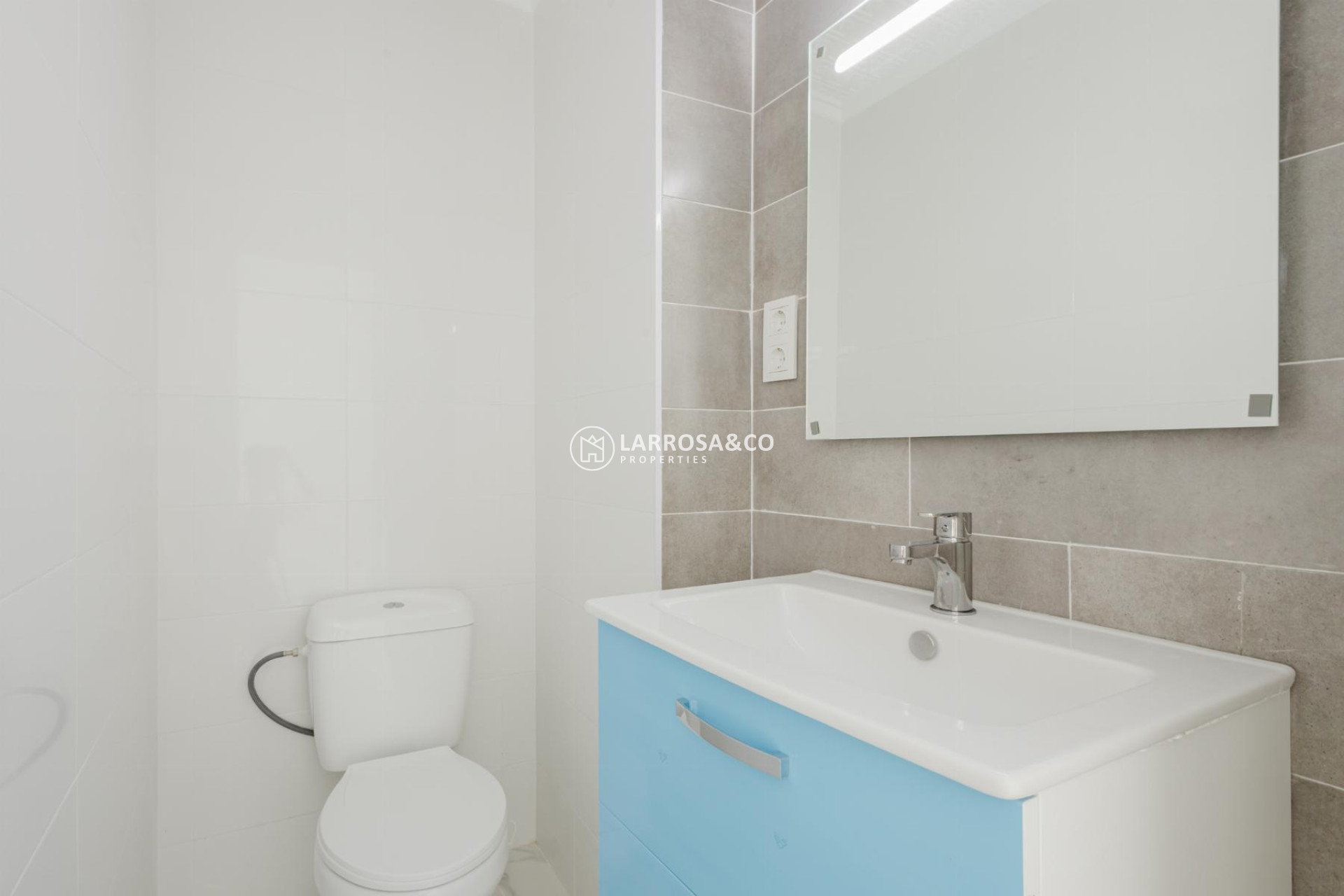 Resale - Apartment - Torrevieja - Playa del Acequión