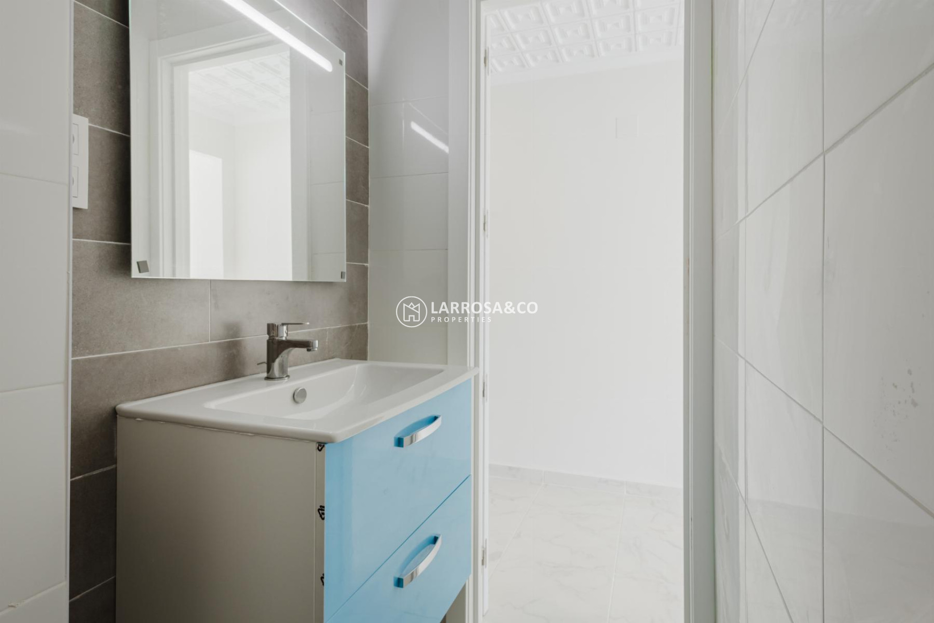 Resale - Apartment - Torrevieja - Playa del Acequión