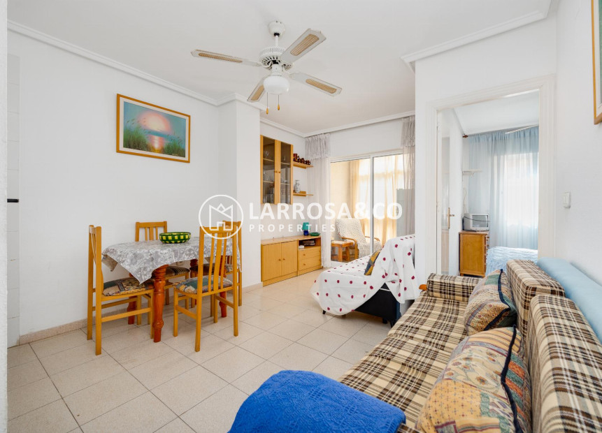 Resale - Apartment - Torrevieja - Playa del Acequión