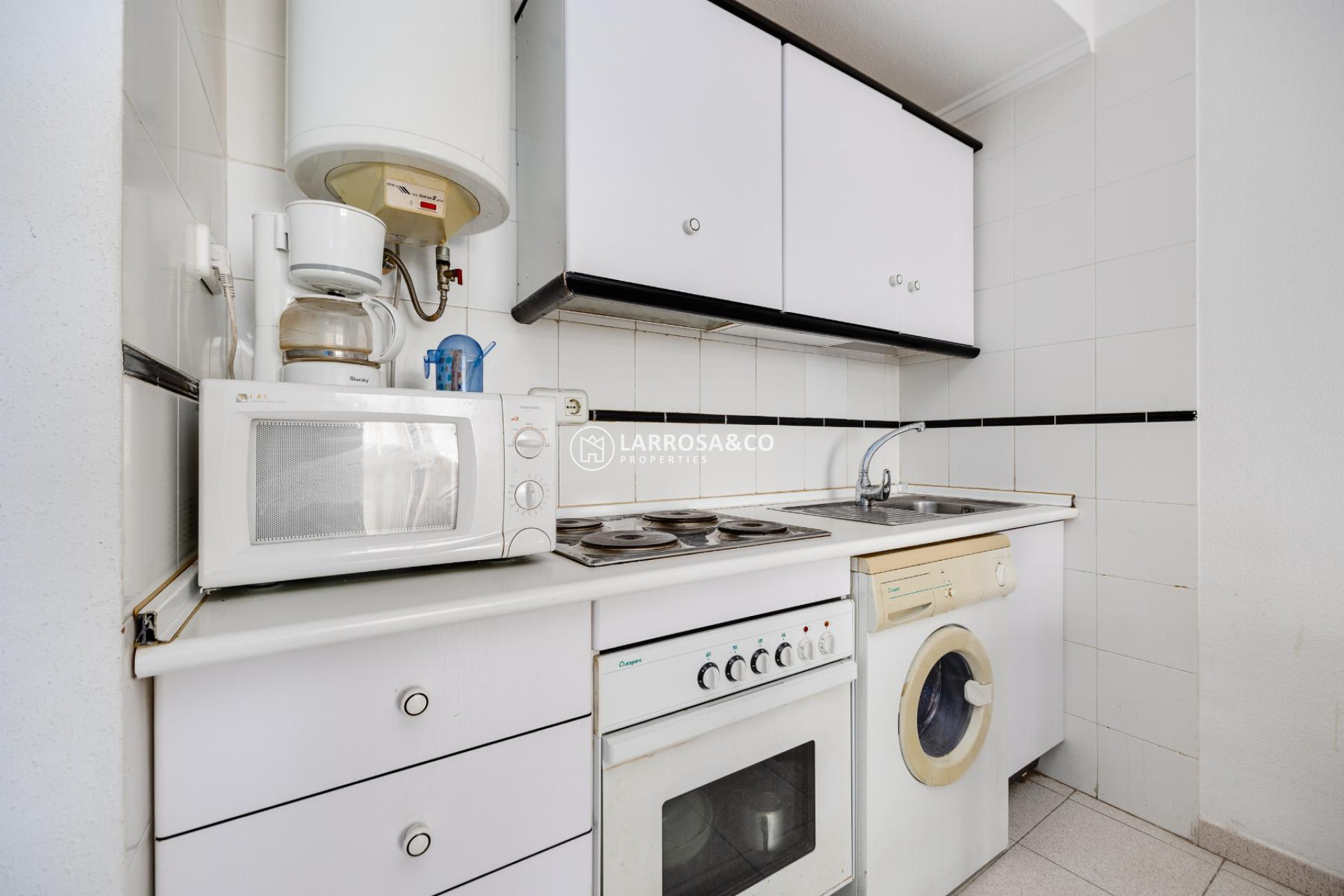 Resale - Apartment - Torrevieja - Playa del Acequión