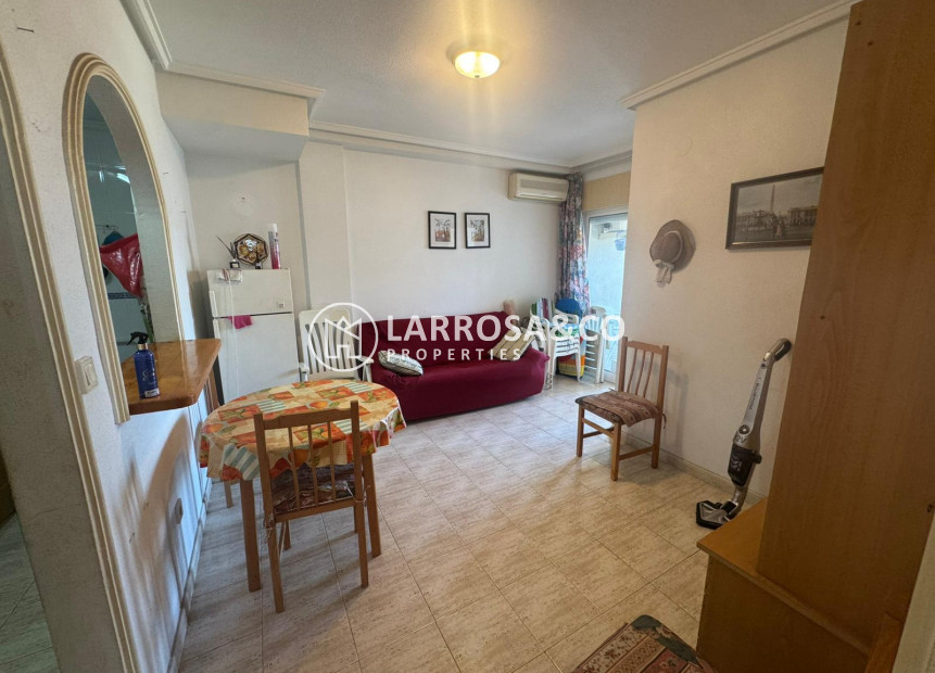 Resale - Apartment - Torrevieja - Playa del Acequión
