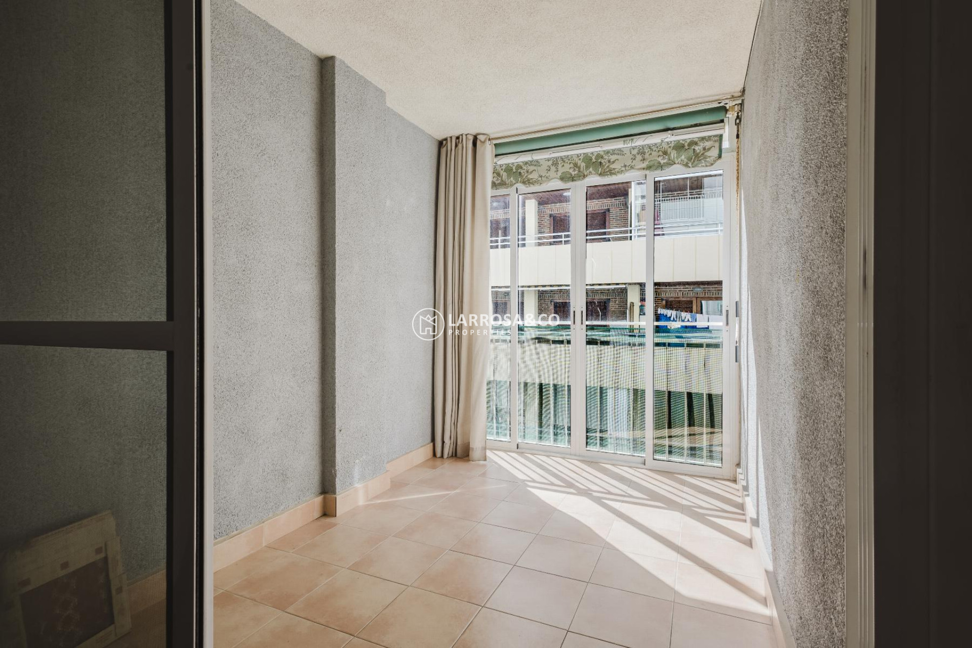 Resale - Apartment - Torrevieja - Playa del Acequión