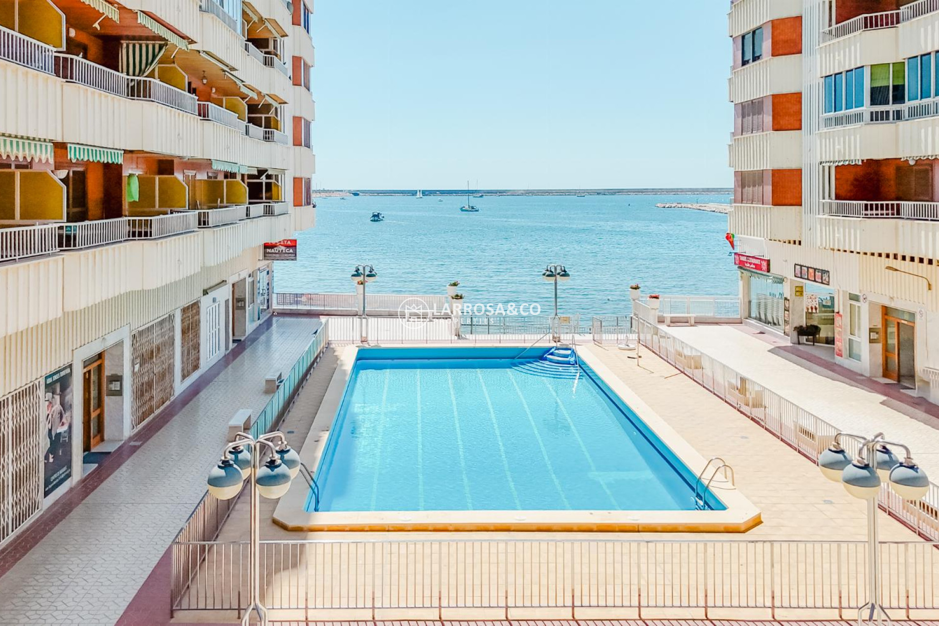 Resale - Apartment - Torrevieja - Playa del Acequión