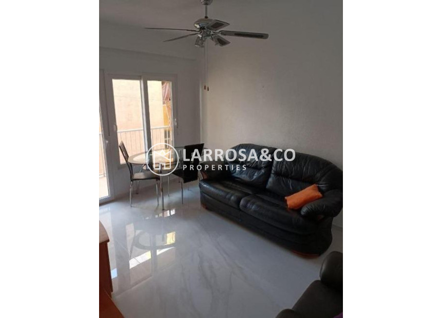 Resale - Apartment - Torrevieja - Playa del cura