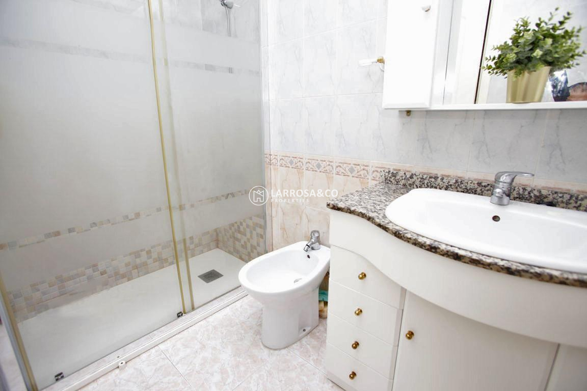 Resale - Apartment - Torrevieja - Playa del cura