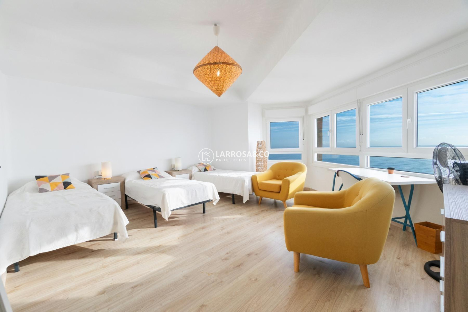 Resale - Apartment - Torrevieja - Playa del cura