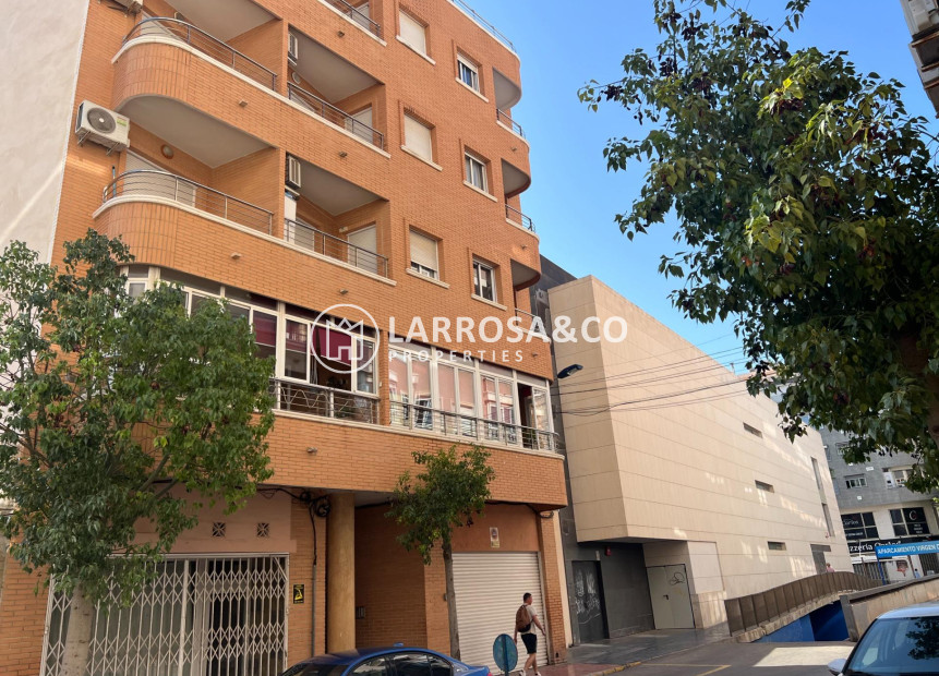 Resale - Apartment - Torrevieja - Playa del cura