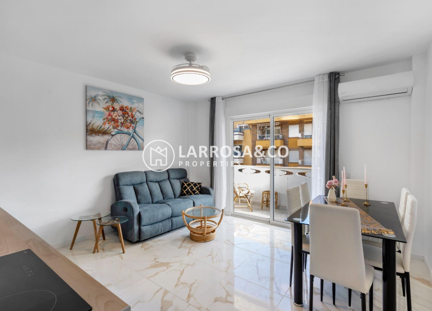 Resale - Apartment - Torrevieja - Playa del cura