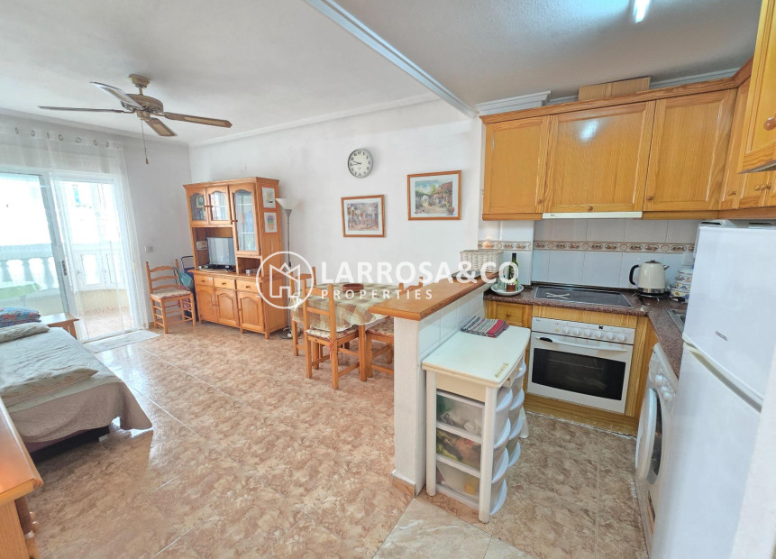 Resale - Apartment - Torrevieja - Playa del cura