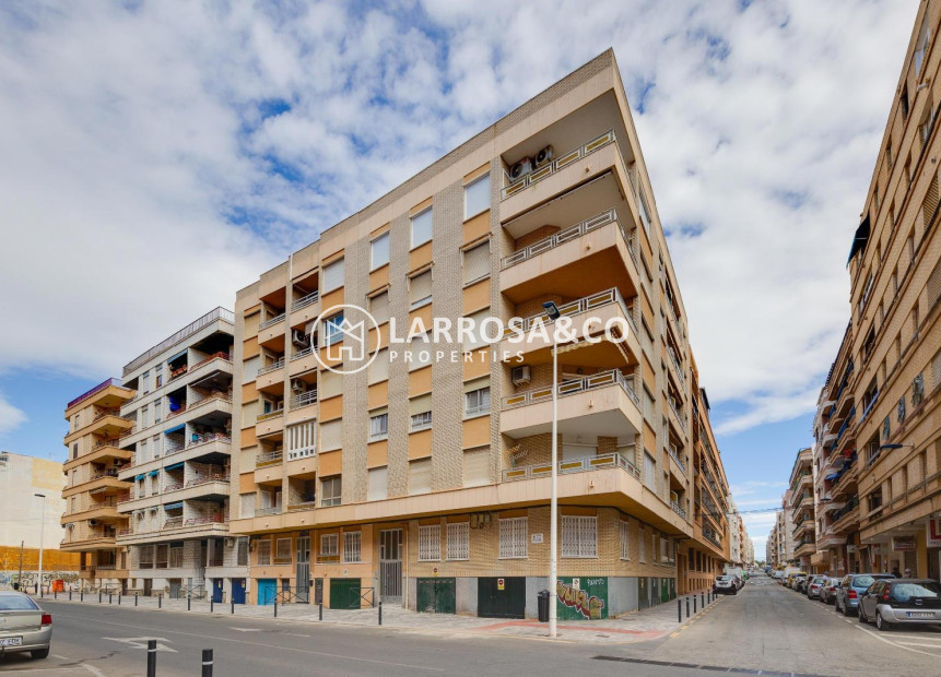 Resale - Apartment - Torrevieja - Playa del cura