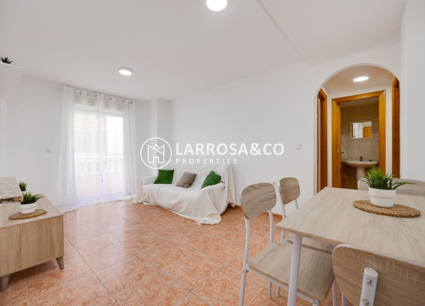 Resale - Apartment - Torrevieja - Playa del cura