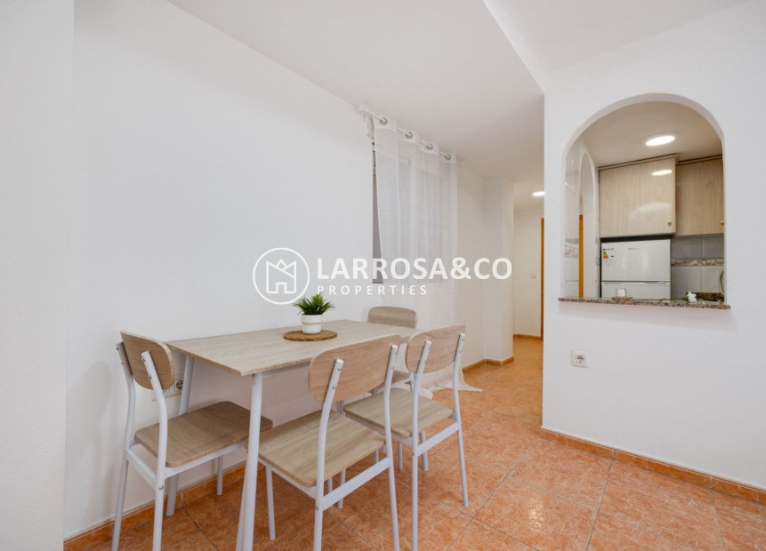 Resale - Apartment - Torrevieja - Playa del cura