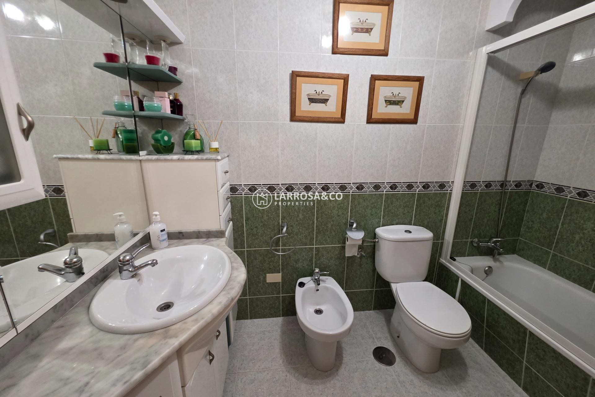 Resale - Apartment - Torrevieja - Playa del cura