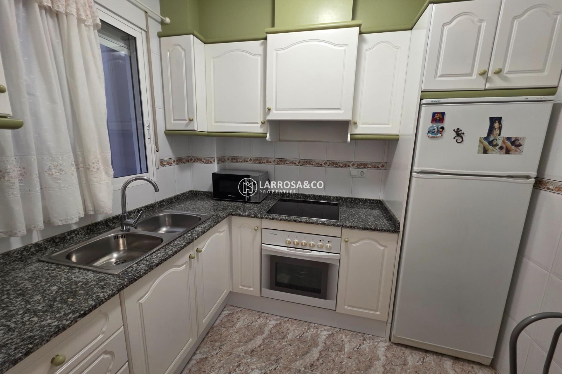 Resale - Apartment - Torrevieja - Playa del cura