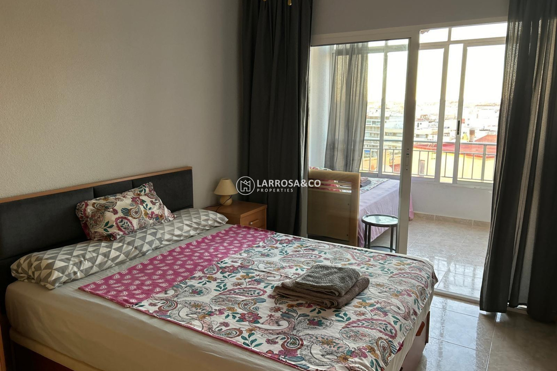 Resale - Apartment - Torrevieja - Playa del cura