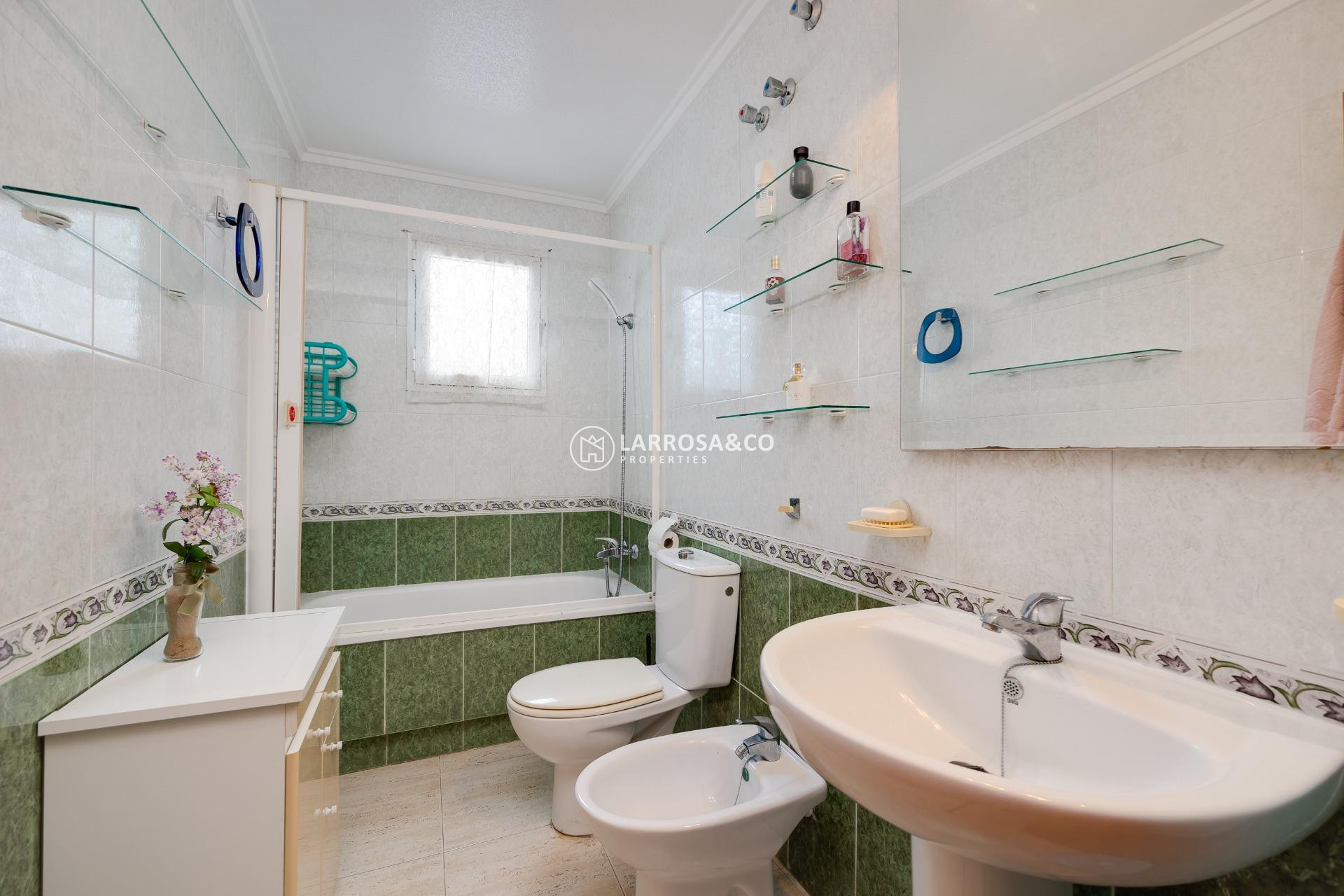 Resale - Apartment - Torrevieja - Playa del cura