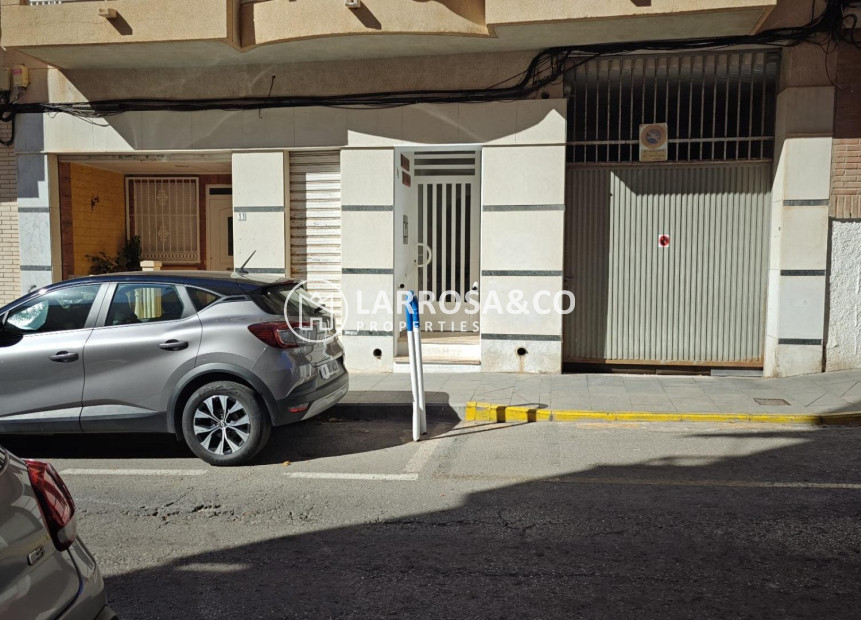 Resale - Apartment - Torrevieja - Playa del cura