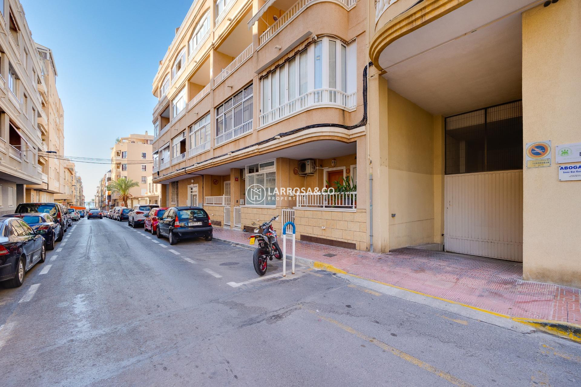 Resale - Apartment - Torrevieja - Playa del cura