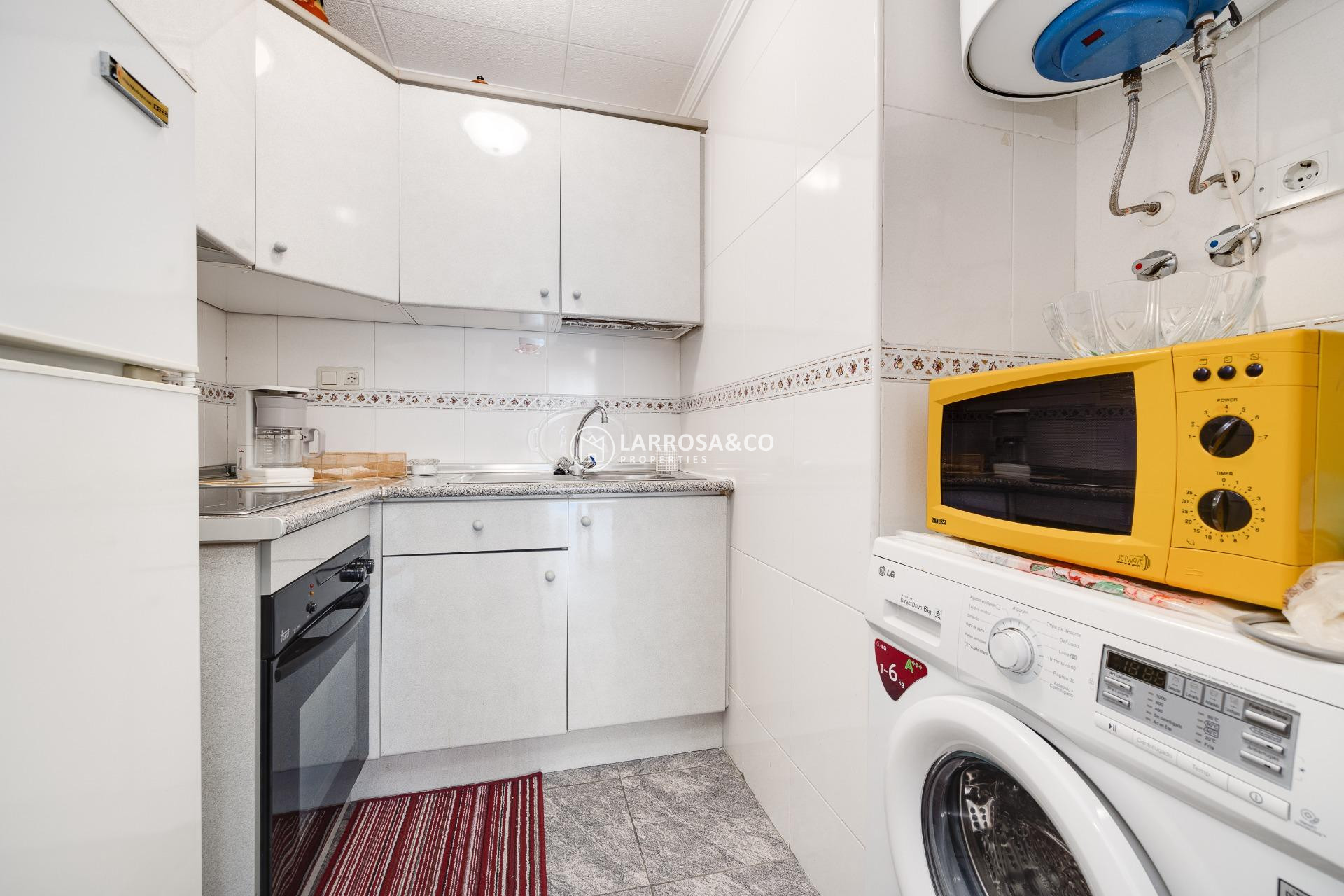 Resale - Apartment - Torrevieja - Playa del cura