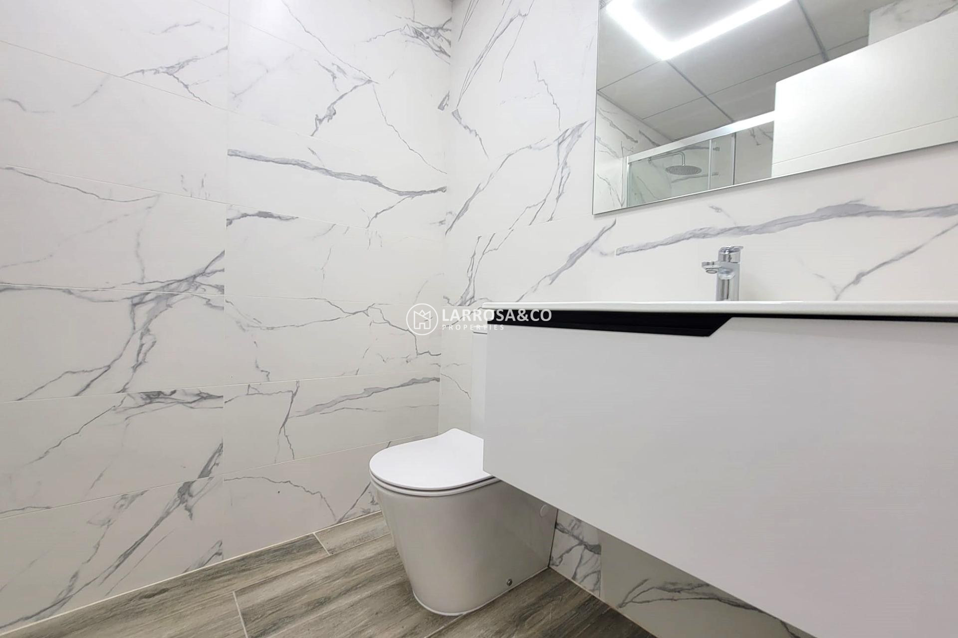 Resale - Apartment - Torrevieja - Playa del cura