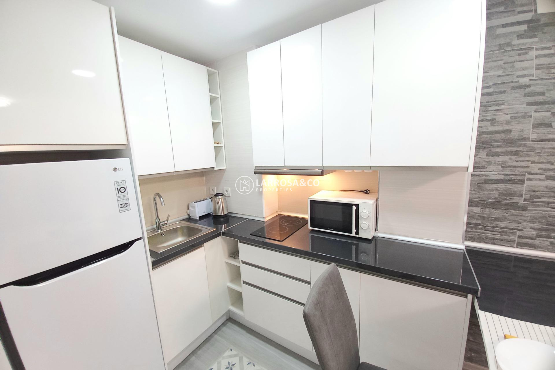 Resale - Apartment - Torrevieja - Playa del cura