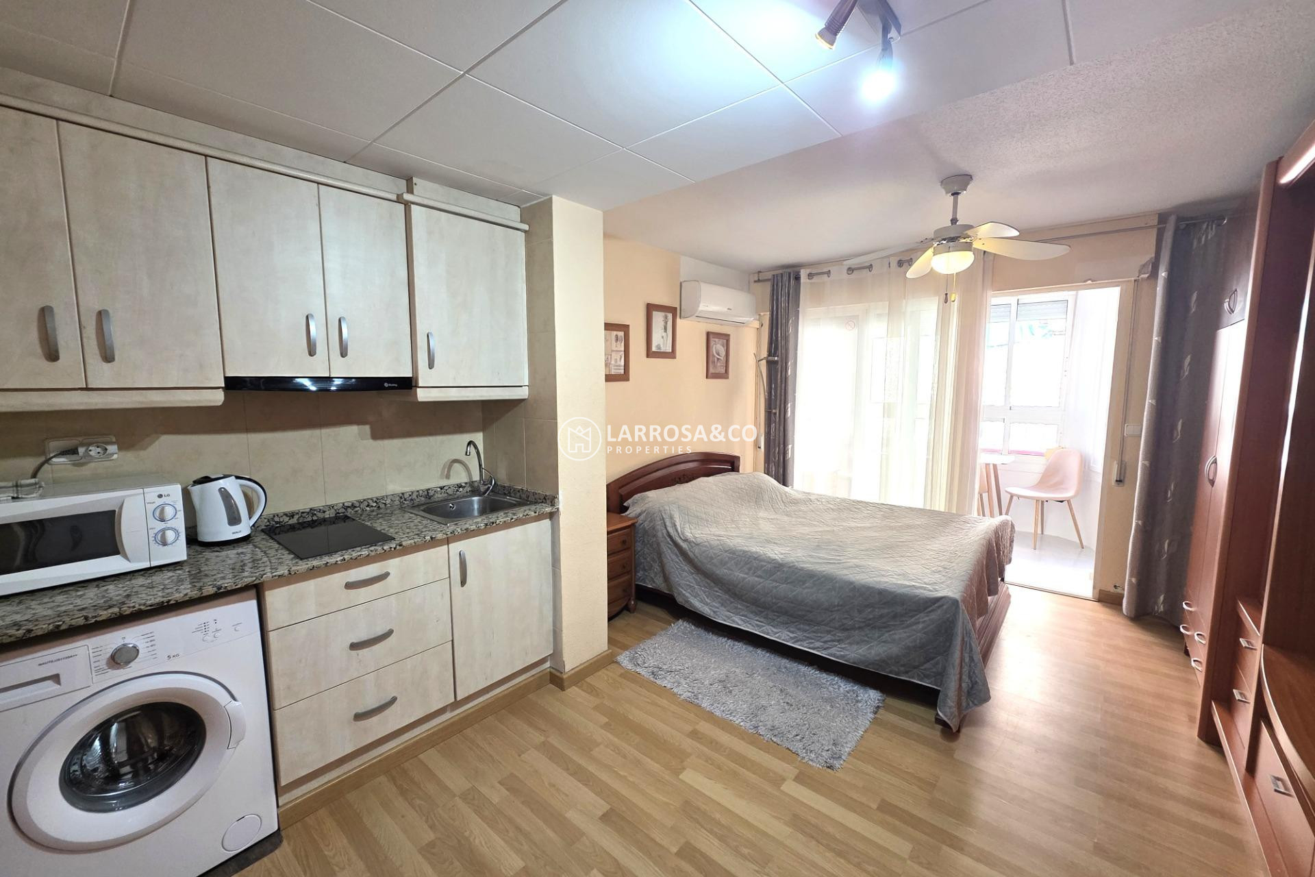 Resale - Apartment - Torrevieja - Playa del cura