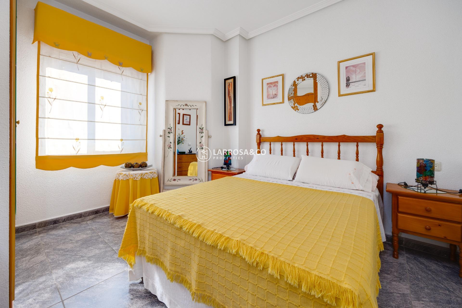 Resale - Apartment - Torrevieja - Playa del cura